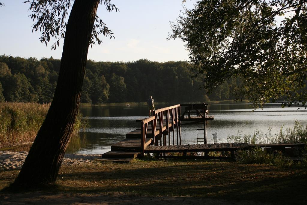 Stajnia Sarnowek Nad Jeziorem Rozany Rozajny Wielkie Kültér fotó