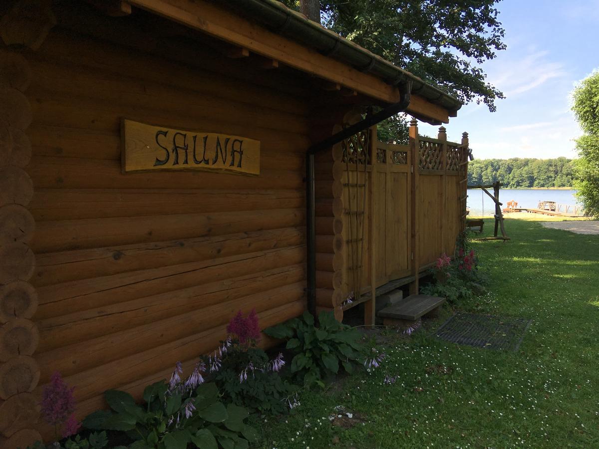 Stajnia Sarnowek Nad Jeziorem Rozany Rozajny Wielkie Kültér fotó